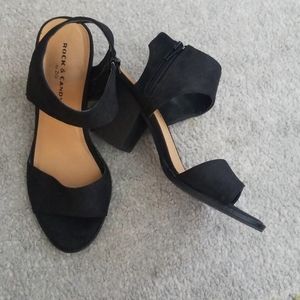 Block heel sandal